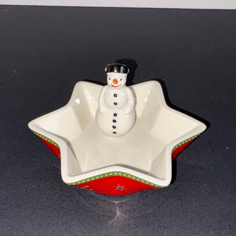 Villeroy And Boch Toy’s Fantasy Star Shaped Bowl with Snowman Figurine